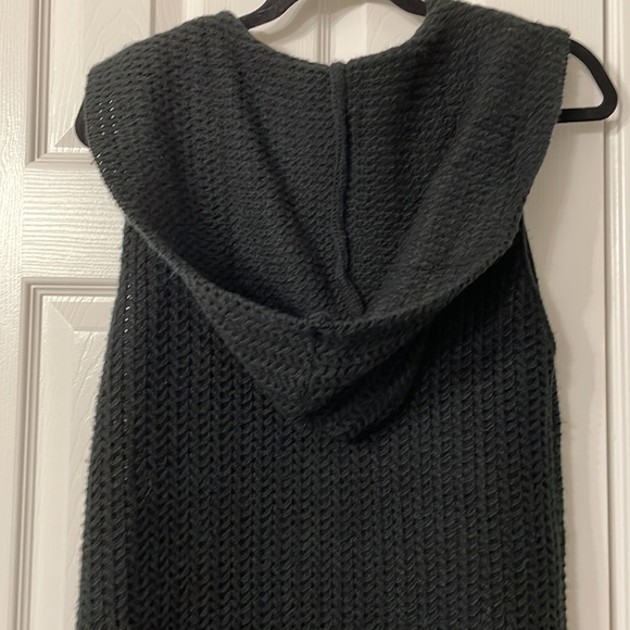 NWT Love Black Sleeveless Long Sweater with Hood - Picture 3 of 3